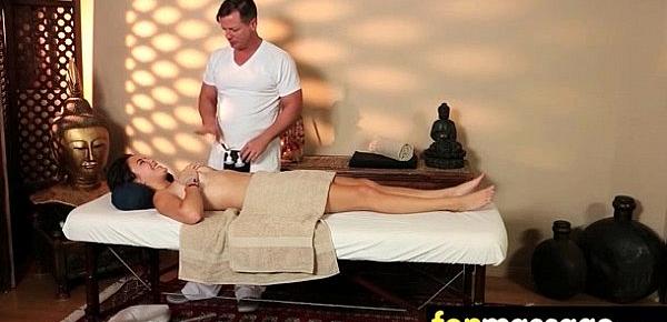 Massage Girl Sucks the Tip for a Tip 20
